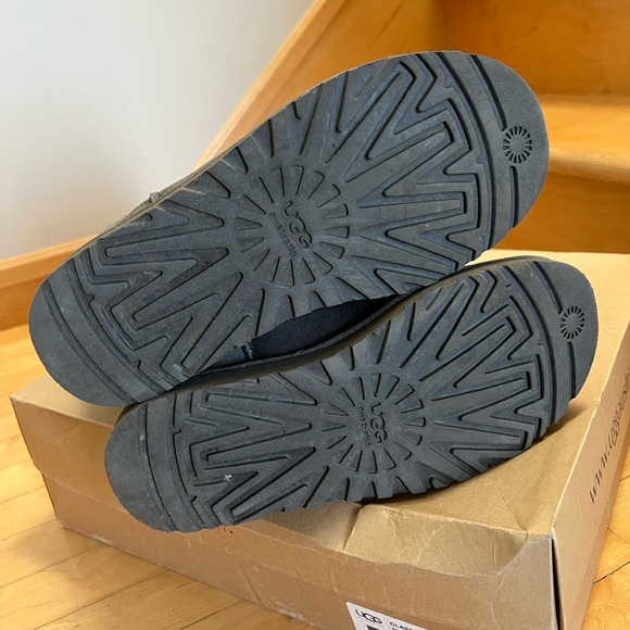 UGG tall grey boots - Picture 5 of 5